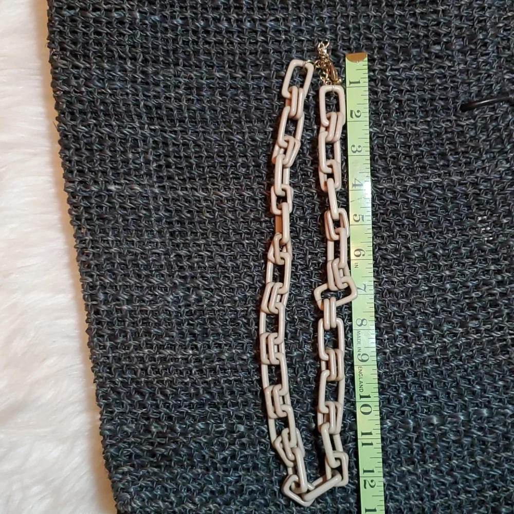 Boutique brand link chain taupe statement necklace